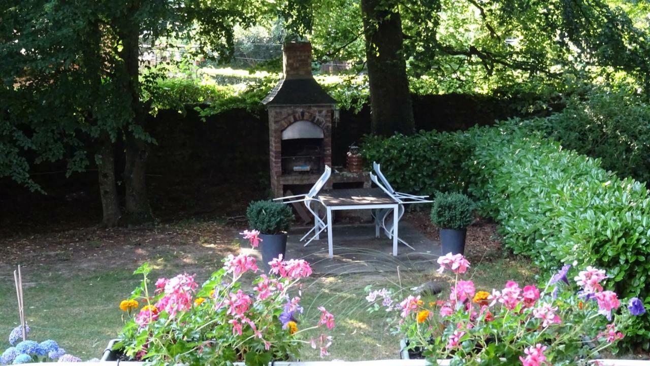 Апартаменты Le Glycine A Manoir Sainte Cecile Juvigny-Val-d'Andaine Экстерьер фото